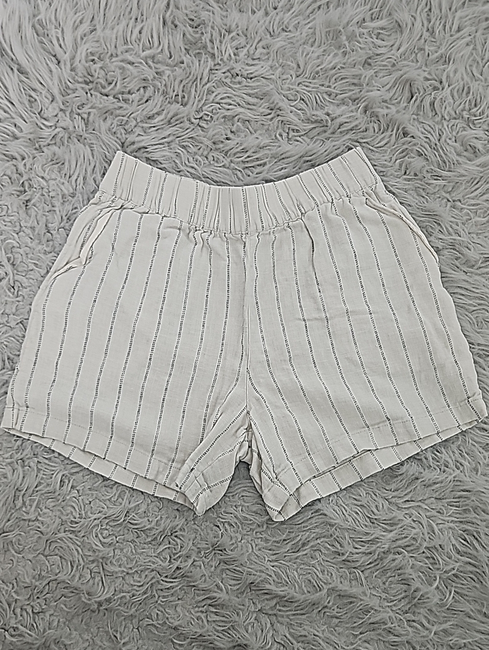 Blank NYC White Vertical-Stripe Elastic-Waist Shorts